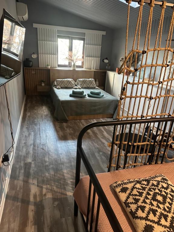 FLH - Old City Vibes - Herittage Attic 